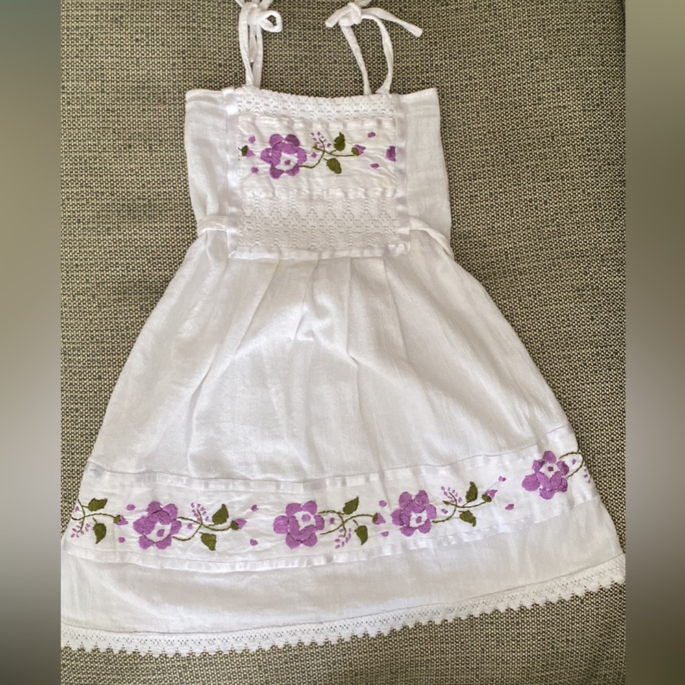 Beautiful White Smock Dress size 3T-5T embroidered